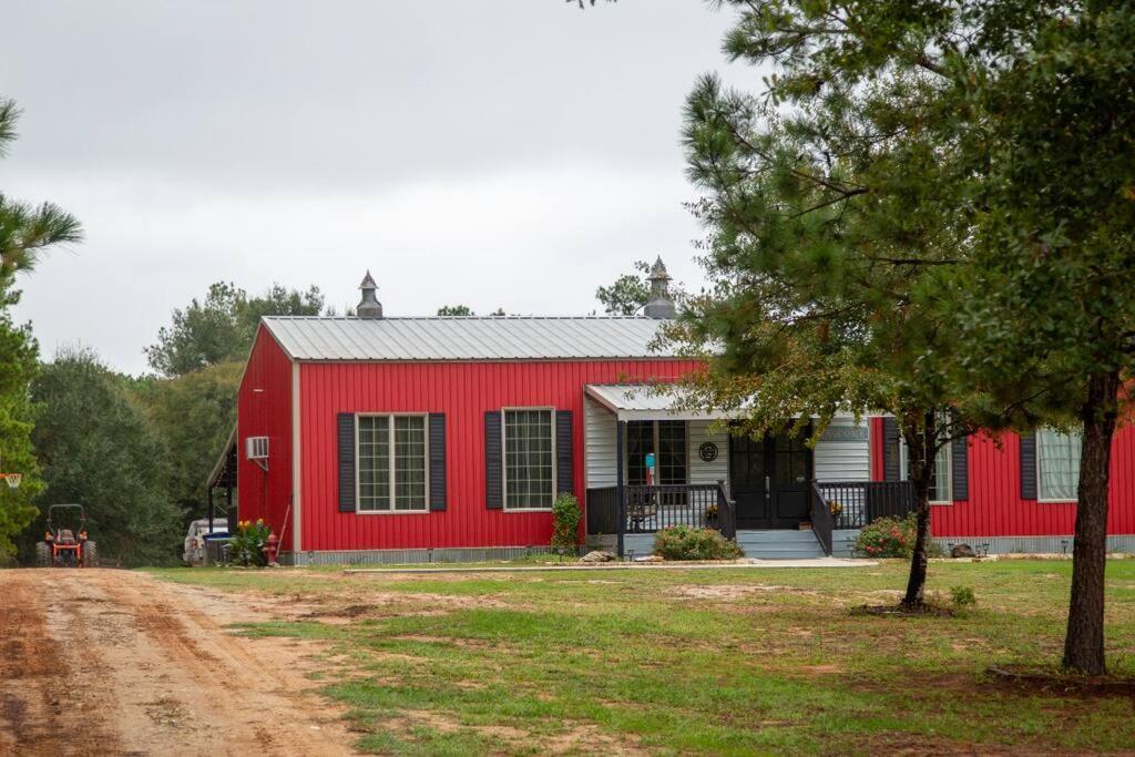 Hot Tub, Fire Ring And A Large Family Kitchen! Villa Navasota Exterior photo