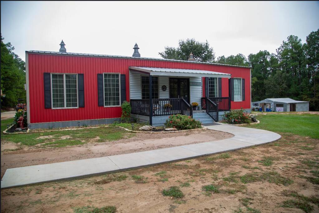 Hot Tub, Fire Ring And A Large Family Kitchen! Villa Navasota Exterior photo